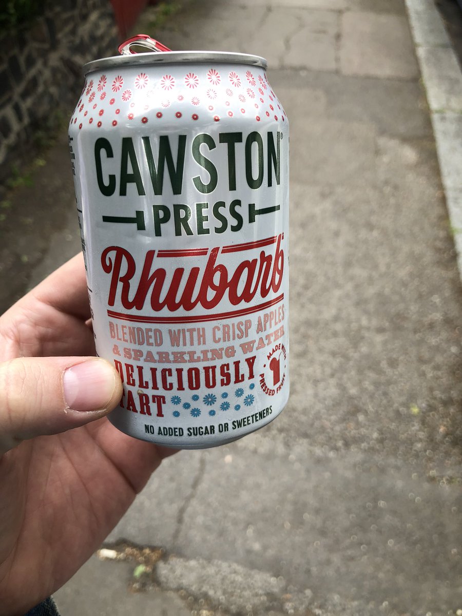 ScottioRS's tweet photo. @cawstonpress on what planet is this rhubarb. This is apple juice. 2% is not enough to constitute this being rhubarb. #lies https://t.co/ZFo7KHF9co