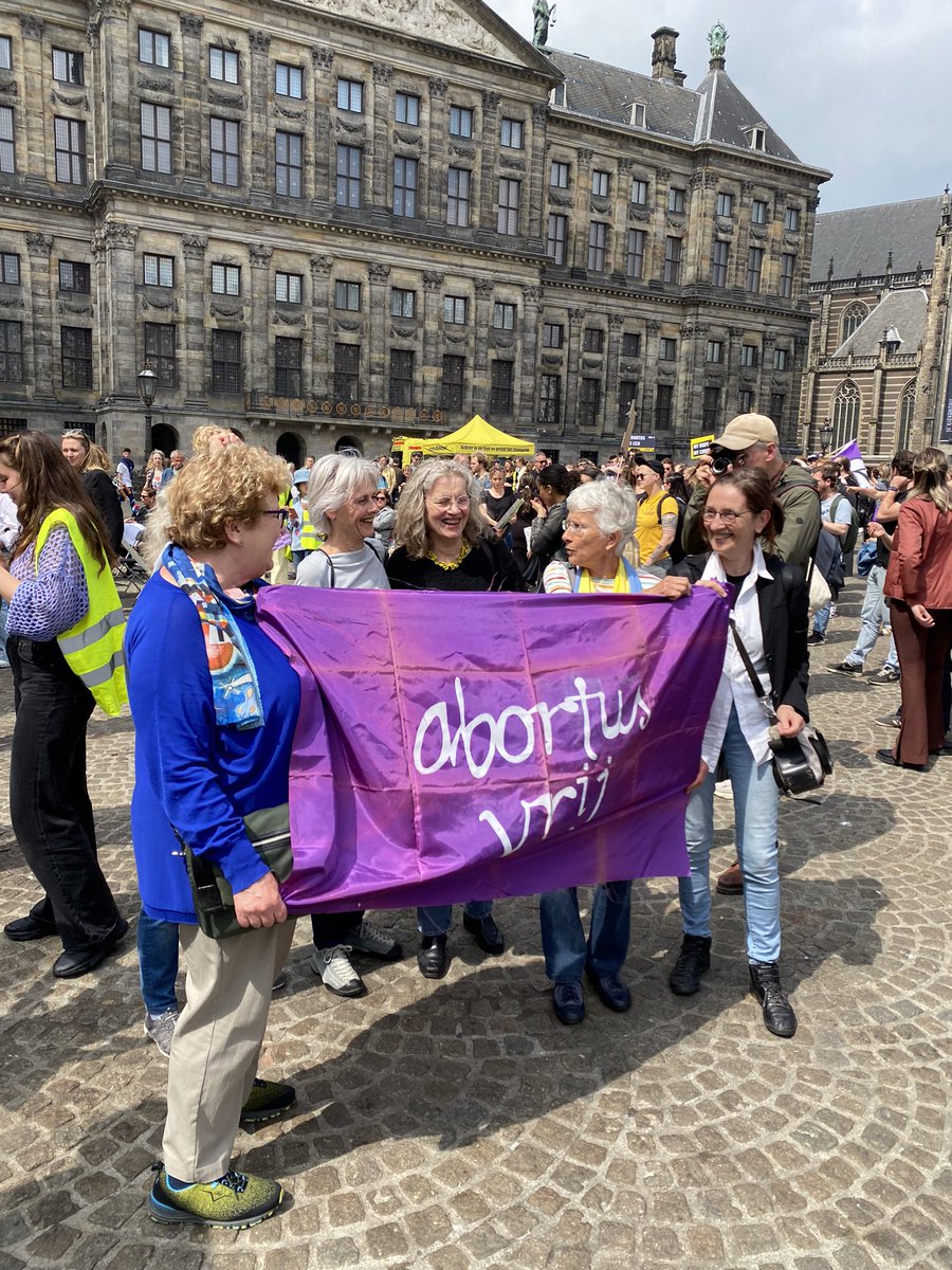 De Dolle Mina’s zijn ook van de partij! #BaasInEigenBuik