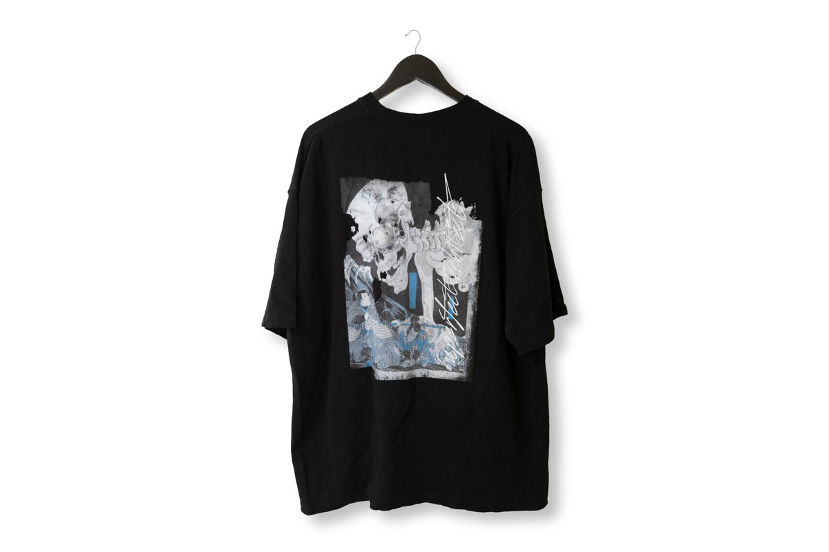 IPAT_JPN's tweet photo. 【GHOST ART C-TEE/S.S】
極厚で仕立てハリのあるオープンエンド双糸で編み立てておりシルエットはビッグシルエットなボディはドレープ感もある一枚。
浮世絵師・歌川国芳の作品をモディファイし和のエッセンスをブランドの理念と共に昇華したデザイン。
https://t.co/WO4G4ICmCe https://t.co/TqIhhnlw1r