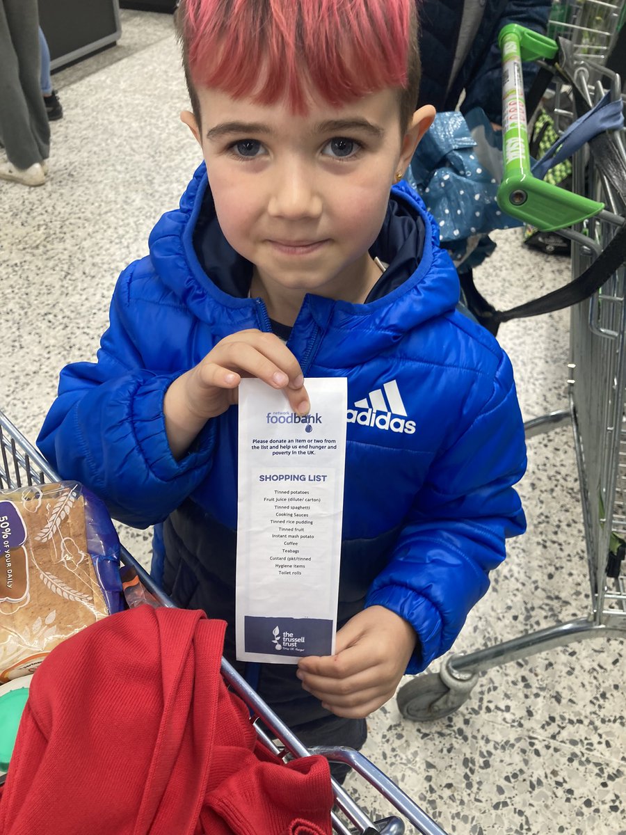 Couldn’t be more prouder than I am right now … walking into Asda a lady hands us a list for the food bank instead of spending his pocket money on a toy or sweets for himself he got as many things on the list as  he could 🥰 <a href="/Miss_Rooprai_/">Gurpreet K Rooprai</a> <a href="/chrisdysonHT/">Chris Dyson FCCT</a> <a href="/ParklandsLeeds/">Parklands Primary</a>