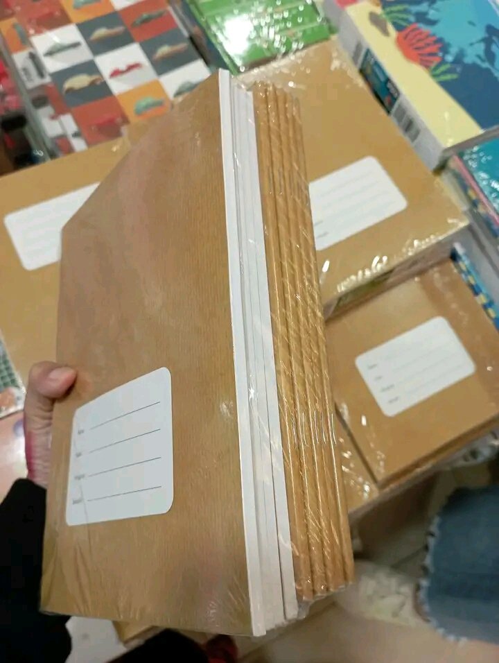 SocietyKnight's tweet photo. curang banget jaman dulu harus nyampulin buku tulis satu2 kalo sekarang udah default gini https://t.co/rBx3IVtQM0