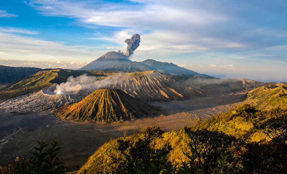 bromojava's tweet photo. We serve the private tour, Group, Family for 3 days 2 nights Mount Bromo and Ijen Crater tour package #mountbromotrip #ijencrater #ijenvolcano #travel #volcanohiking #mountaintrekking #mountbromosunrisetour
Detail Itinerary :
https://t.co/Ck5TNwBErn https://t.co/Ar4mKYbQYD