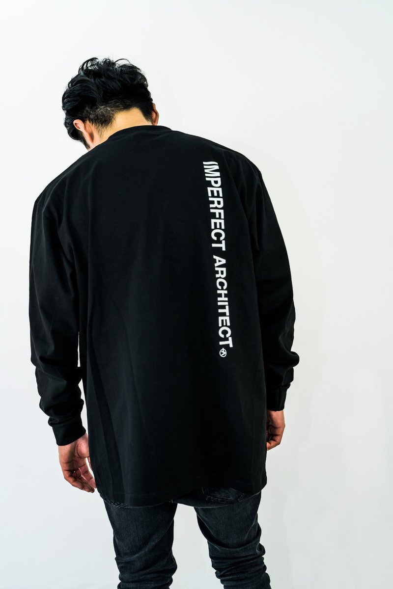 IPAT_JPN's tweet photo. 【LOSS C-TEE/L.S】
ヘヴィオンスのボディを使用。
シルエットは全体的に余裕を持たせた一枚。
フロントのデザインには不完全と完全への苦悩を意味するブランドからのメッセージを、バックには存在感のあるブランドネームをプリントで施した一枚。
https://t.co/EBvHoWb1v8 https://t.co/H3Pm898sTT