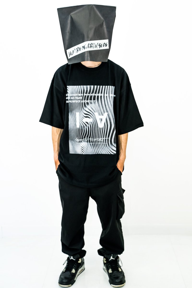 IPAT_JPN's tweet photo. 【404 not found C-TEE/S.S】
極厚で仕立てハリのあるオープンエンド双糸で編み立てておりシルエットはビッグシルエットなボディはドレープ感もある一枚。
【404 not found] すでに存在しないを意味するHTTPステータスコードをメッセージと共にデザインに落とし込んだ一枚。
https://t.co/Ofc1bIG1iB https://t.co/eRGdMEtYFE