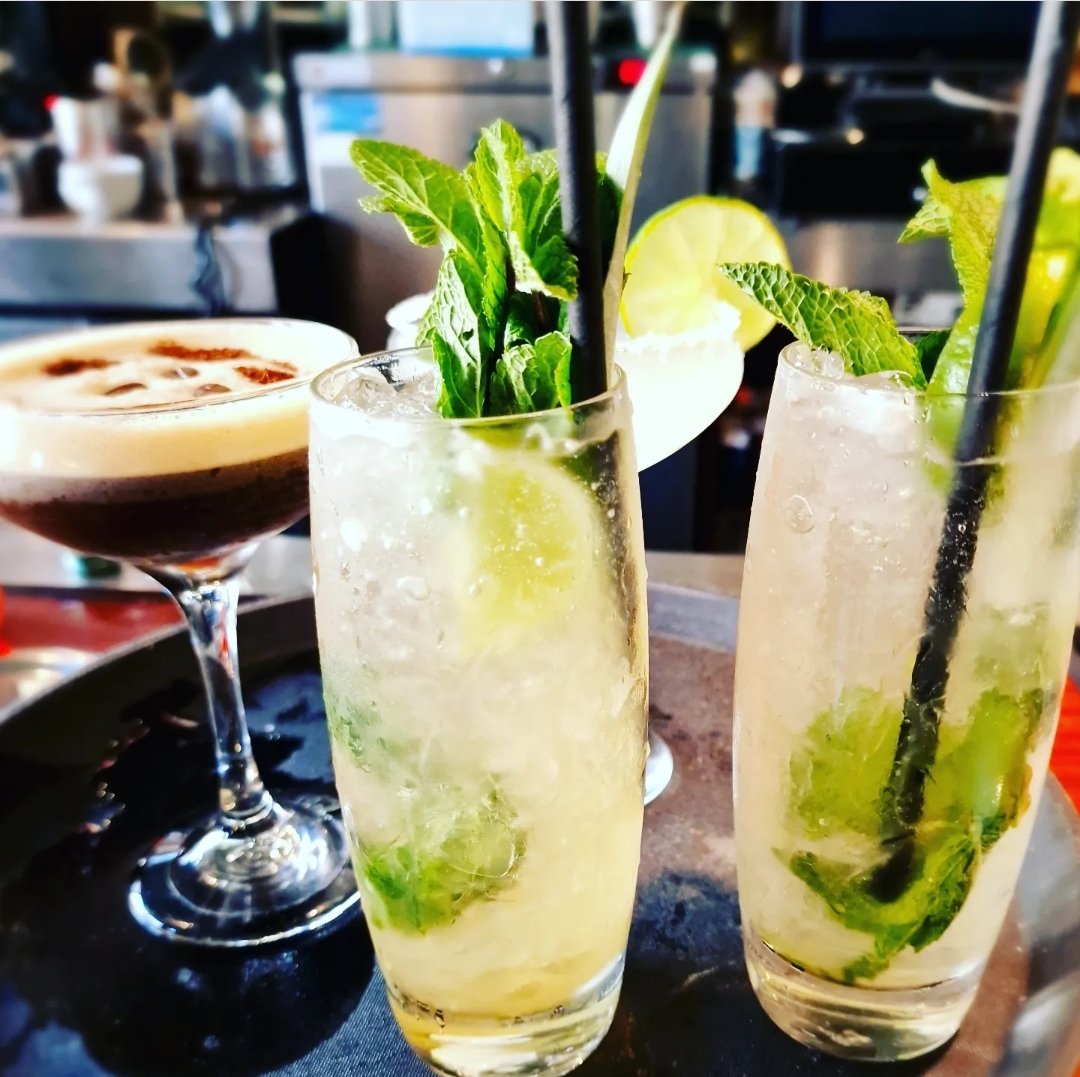 beautiful day today in Glasgow folks!

pop by #thebungo have some delicious cocktails and talk about happy things 😊 

#saturdaynight 
#saturdayvibes 
#mojitos
#espressomartini 
#margaritas