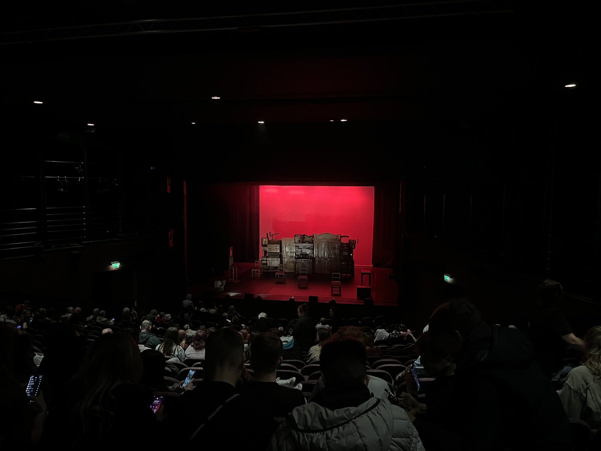 EnglishUpper's tweet photo. A brilliant evening watching Jekyll and Hyde @LighthousePoole with Year 11 https://t.co/c3QfBmwobH
