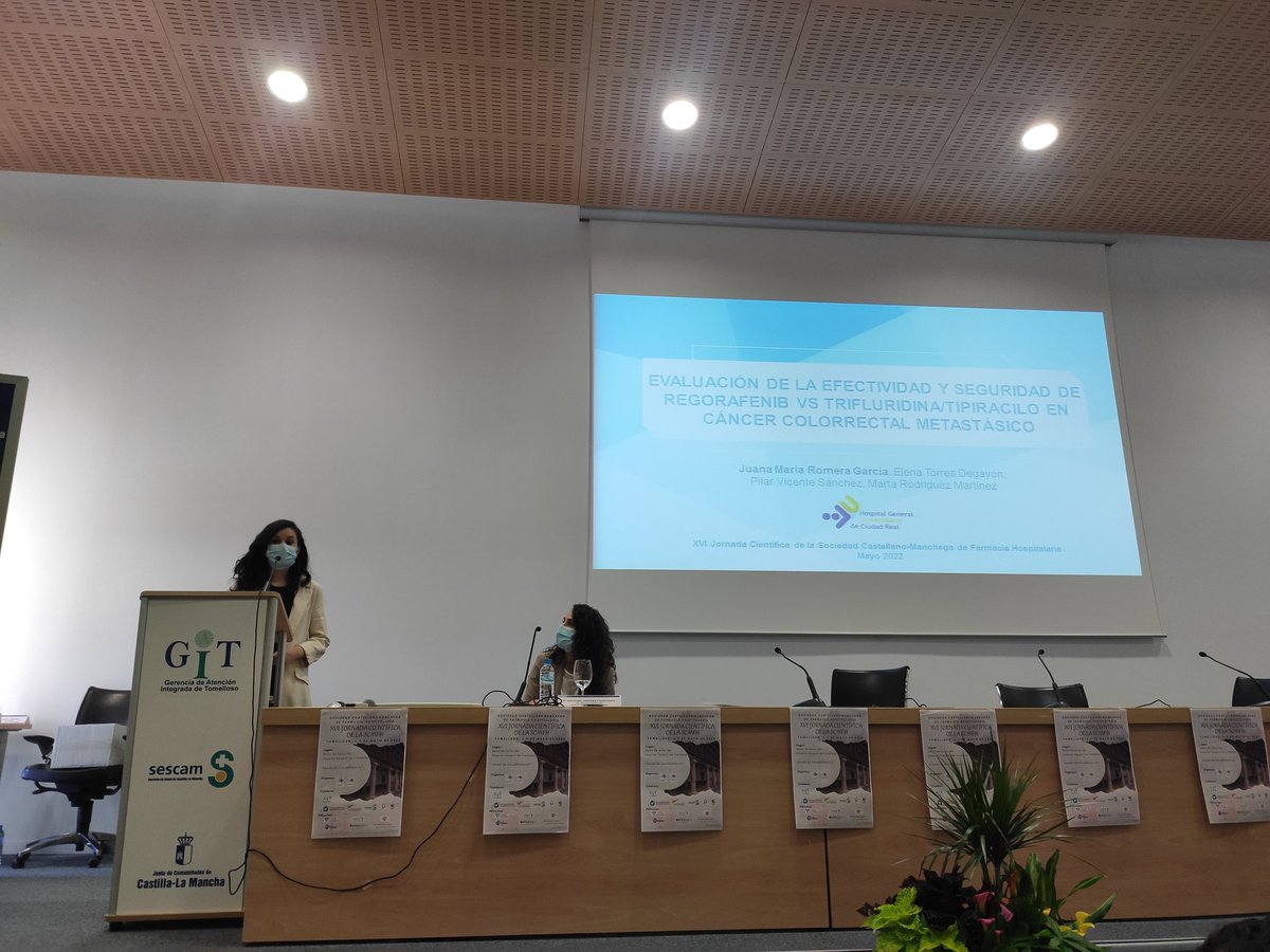 MayteSereno's tweet photo. Residentes de @Farmacia_HGUCR que son muy 🔝
Sois un orgullo para nosotros 💜👏🏼
Comunicaciones orales XVI Jornada Científica de la @SCMFH #SCMFH22 https://t.co/3umBexyQns