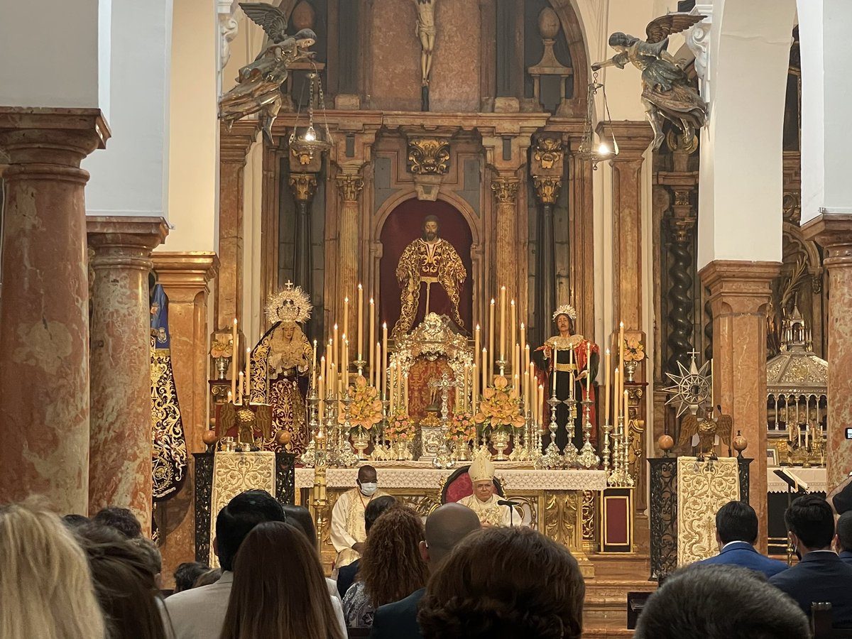 Este mediodia hemos acompañado a nuestros hermanos de <a href="/HuertodeCabra/">Real Hermandad de la Oración en el Huerto de Cabra</a>, que celebraban el 50 aniversario de su refundación. La eucaristía ha estado presidida por el Excmo. Sr. D. Demetrio Fernández González, obispo de Córdoba. 
Enhorabuena a la hermandad y a todos sus devotos.