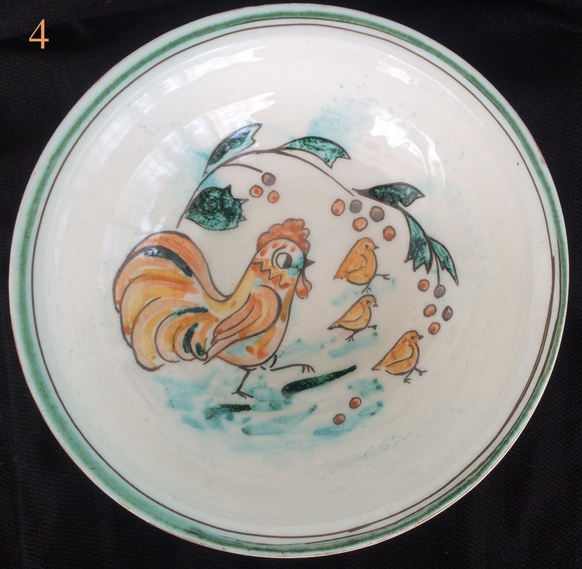 Друзі, батько виставив на благодійність тарілки власної роботи, це не багато, але це чесна праця
facebook.com/volodymyr.slub… сумніваюсь що вийде розігнати як в пана <a href="/dzhigarr/">друже Пеньок</a> з марками, але буду дууууже вдячний за ретвіт