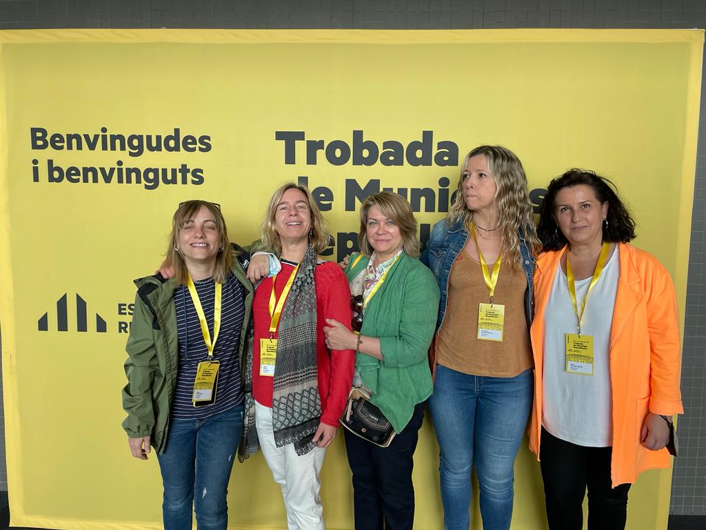 ERC_Eixample's tweet photo. Avui l'Eixample també és present a la Trobada de Municipis Republicans que es fa a Reus. Eines per transformar i millorar! Una oportunitat també per conèixer realitats d'arreu del país. #TMR2022ERC #ImpulsemEixample https://t.co/7PxeZKtO49
