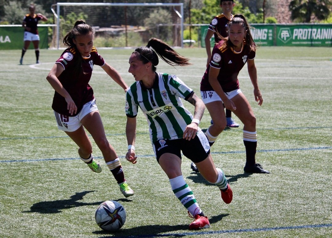 WosoMagazine's tweet photo. .@CordobaFemenino ⚪🟢 y  @FundaAlbaFem ⚪🔴 se han enfrentado en la Jornada 2️⃣7️⃣ de #RetoIberdrola

🎖️ Victoria del Córdoba 1️⃣➖0️⃣
⚽⚪🟢 @anab_ol7

🏟️ CD Córdoba

#wosomagazine #ccffem #VamosFunda https://t.co/etV9eRv03q