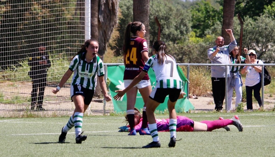 WosoMagazine's tweet photo. .@CordobaFemenino ⚪🟢 y  @FundaAlbaFem ⚪🔴 se han enfrentado en la Jornada 2️⃣7️⃣ de #RetoIberdrola

🎖️ Victoria del Córdoba 1️⃣➖0️⃣
⚽⚪🟢 @anab_ol7

🏟️ CD Córdoba

#wosomagazine #ccffem #VamosFunda https://t.co/etV9eRv03q