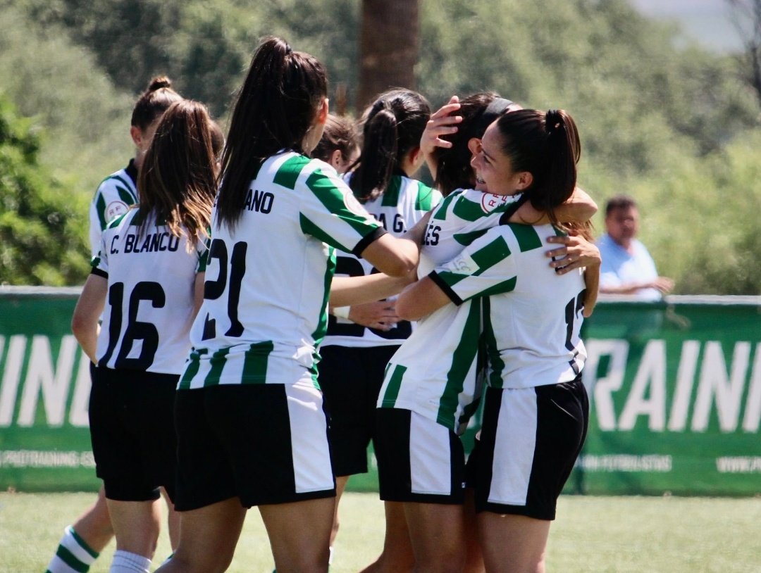 WosoMagazine's tweet photo. 📍👧🏽 Wifi (@luciaamoraal_) ha jugado con el @CordobaFemenino ⚪🟢 la Jornada 2️⃣7️⃣ de #RetoIberdrola

⏱️ 23' jugados
🎖️ Victoria 1️⃣➖0️⃣
⚽⚪🟢 @anab_ol7
⚔️ Rival @FundaAlbaFem ⚪🔴

🏟️ CD Córdoba

#wosomagazine🧩 #ccffem https://t.co/wwzHMNcUku