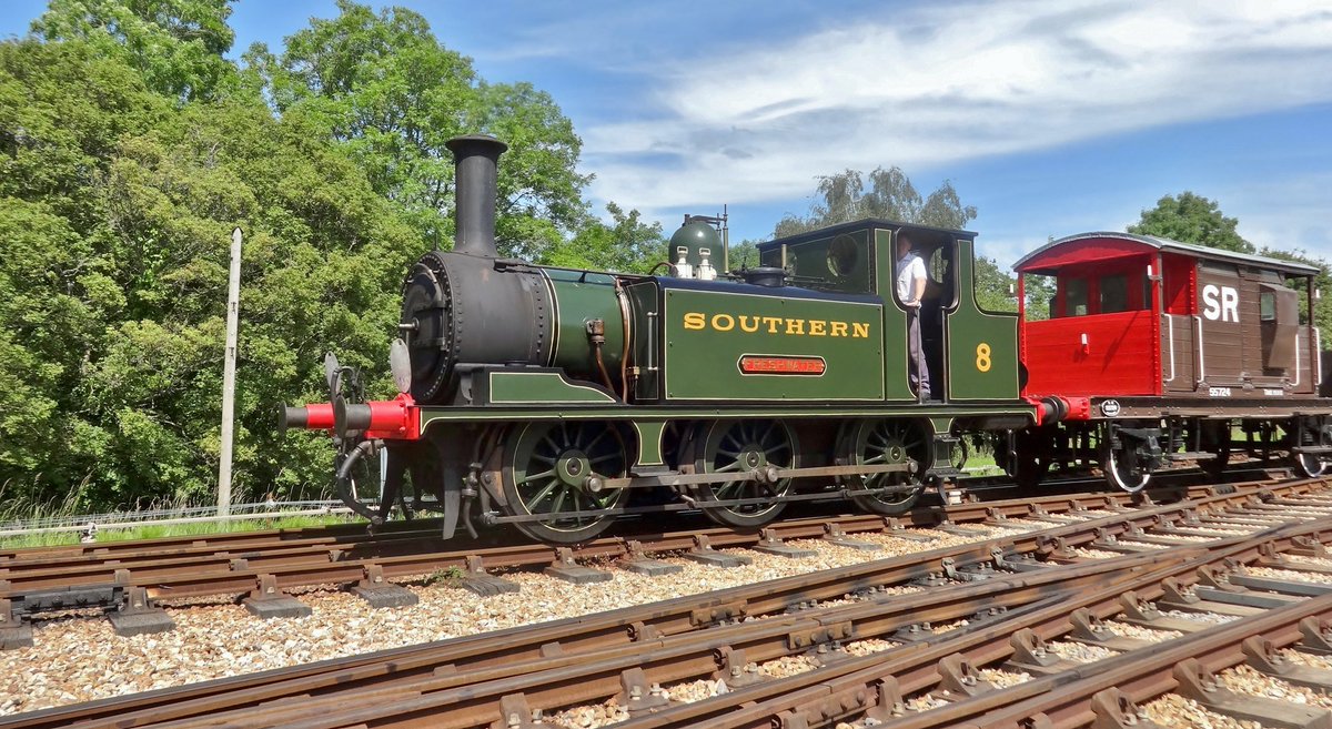 MattwicksBMR's tweet photo. A heritage day at the Isle of Wight Steam Railway on Sunday... Hopefully nice weather π.
W24 and w11 in service.
For me working all weekend.. And not much sleep.
#Heritage #IWSR #History #Havenstreet #Wootton #Smallbrook #Goods #Passenger #Calbourne #Newport #w24 #w11 https://t.co/Qot2dTpVLL