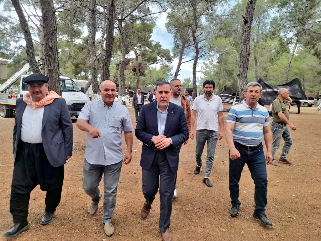 yuregirbld's tweet photo. #SöğüttenSarıçama Gönül Köprüsü

Milletvekilimiz Sayın @ahmetzenbilci yarınki program öncesi Sarıçam Yörük Ormanı şölen alanında incelemelerde bulundu. https://t.co/sI8XsBvLzS
