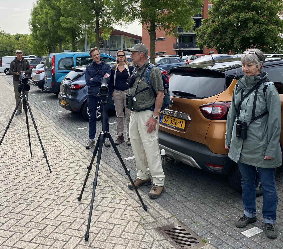 SpotVogels's tweet photo. Vogels kijken voor iedereen. Een geslaagde ochtend bij de Kleine Weerd in Maastricht. Met Koekoek en Slechtvalk in de hoofdrollen en heel veel Zwartkoppen en Grasmussen als figuranten. Aangeboden door Vogelwachtlimburg werkgroep Maastricht. @vogelnieuws https://t.co/k1xoCU6TmF