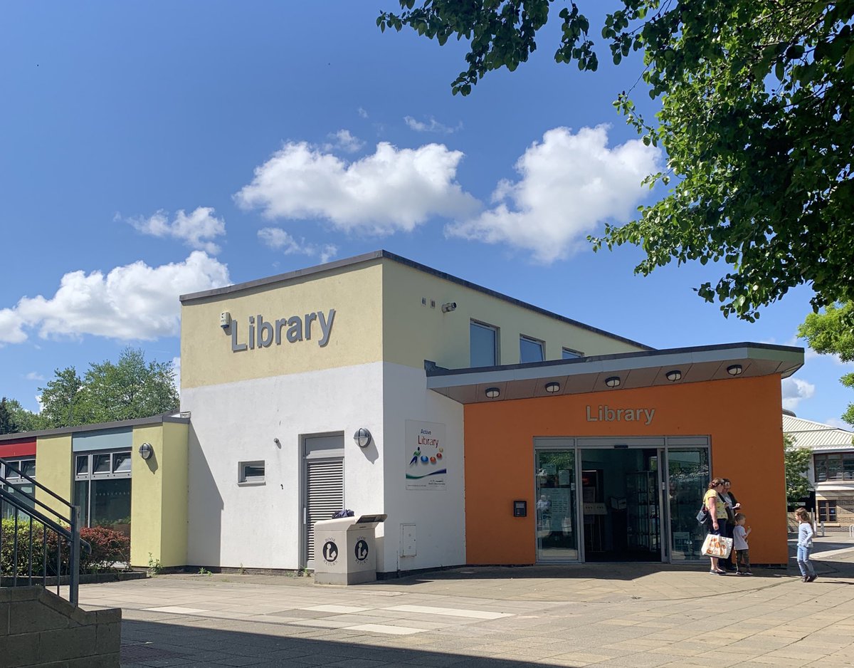 DarylAndCo's tweet photo. We love touring A Square World into Libraries and todays shows at #YateLibrary was no exception. Lovely audiences, welcoming staff and a beautiful sunny day! https://t.co/ORUQYi6oZx