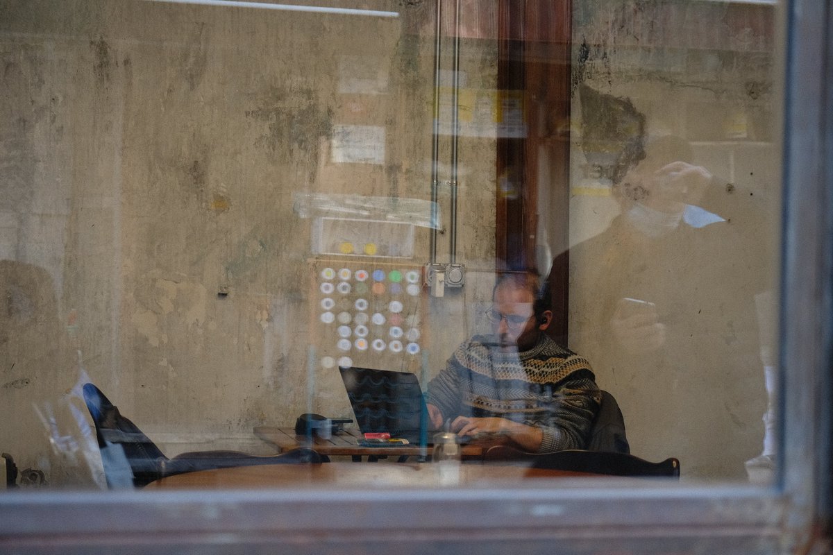 triple__rainbow's tweet photo. @Vitos_photo have a lovely day! 🌈🌸 I'm also so much into the reflection pics and organic double exposures #REFLECTION #streetphotography #doubleexposure https://t.co/069qZHTgfK
