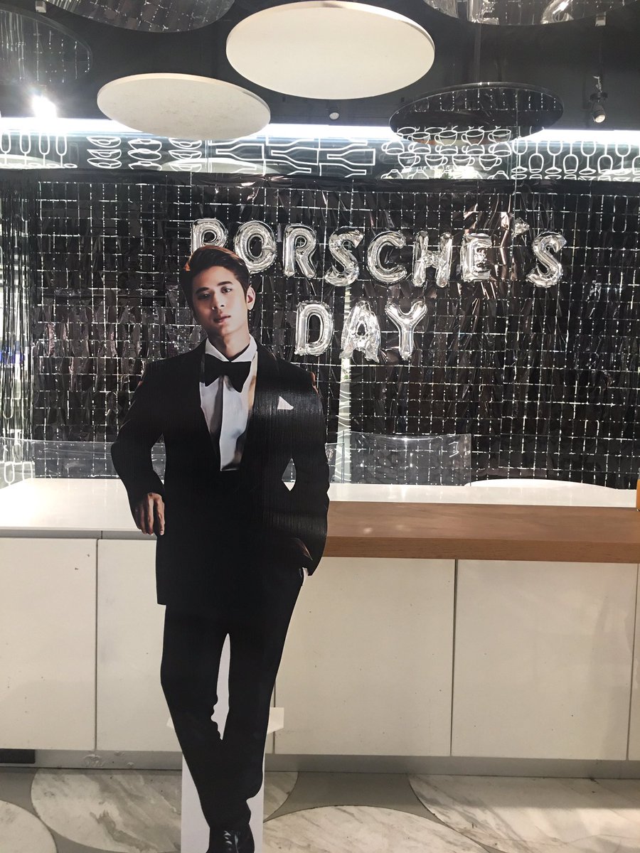 MJJasmineee's tweet photo. แกลของคนเท่ ดำแดงเข้ากับเช่มาก น้ำส้มอร��อยมากๆเลยค่ะ กอวน่ารักมากๆ ดีใจที่ได้เป็นส่วนร่วมในปจนี้นะคะ:)
#PorscheBDAYGAllery https://t.co/3mMmjXZXd3