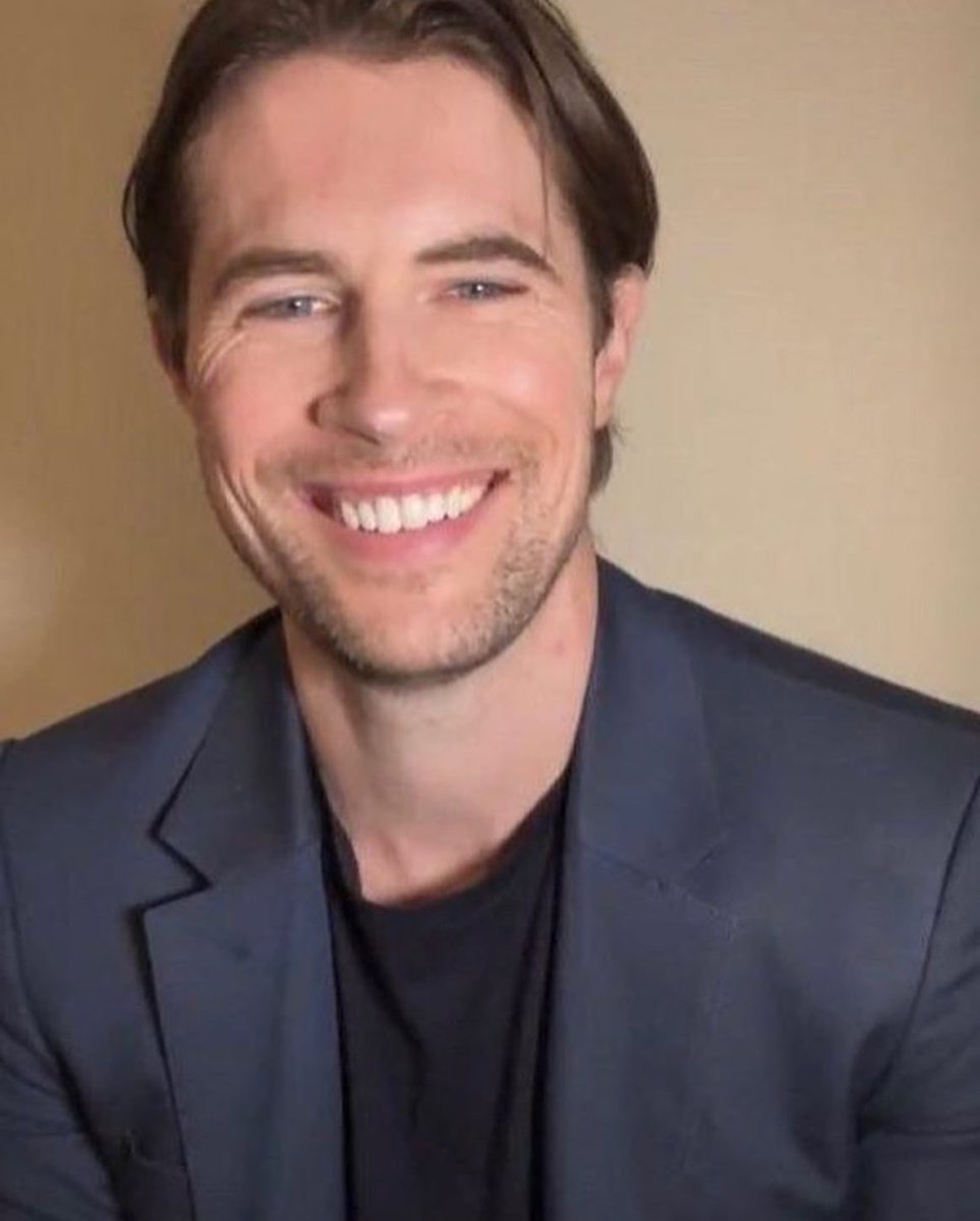 nasabuf's tweet photo. #cantgetenough #neverenough #lovethisman #davidberry #tohearandbeheard #simplythebest #bestsmile #extraordinarilytalented #remarkablytalented #incrediblytalented #extremelytalented #gracious #kind #fun #witty #fun #brilliant #humble #sexiestmanalive, inside/out #outlander #barons https://t.co/CqioSWJSYY
