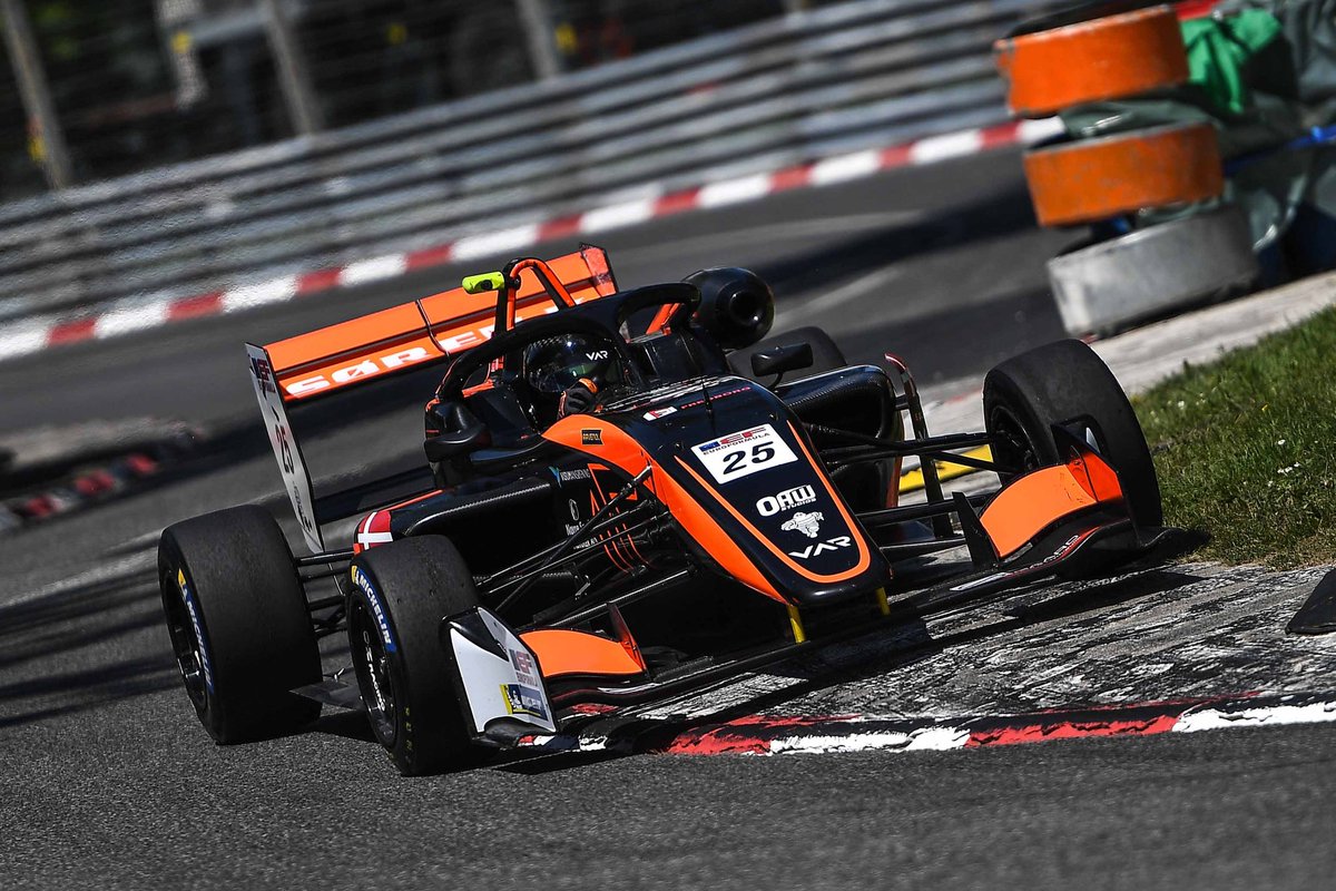 Ready to race!

Race 1 starts very soon! We'll fight hard to gain some places 💨

Stream: youtu.be/DEn7i76DlLc

#EFOpen