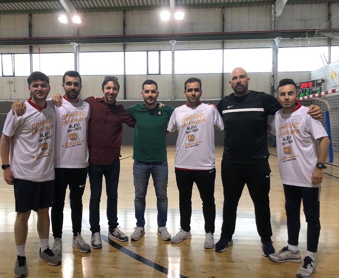 fsalagarcia's tweet photo. 🏆 L'Aleví s'ha proclamat campió de Lliga després de guanyar per 0-5 davant el CN Sabadell, amb 71 punts a la classificació i a falta d'una jornada! Enhorabona, equip!

💥 Los de Eric Sales, campeones invictos después de 23 victorias y 2 empates en 25 partidos.

#OrgullColomenc https://t.co/6NIe0A9ZbK