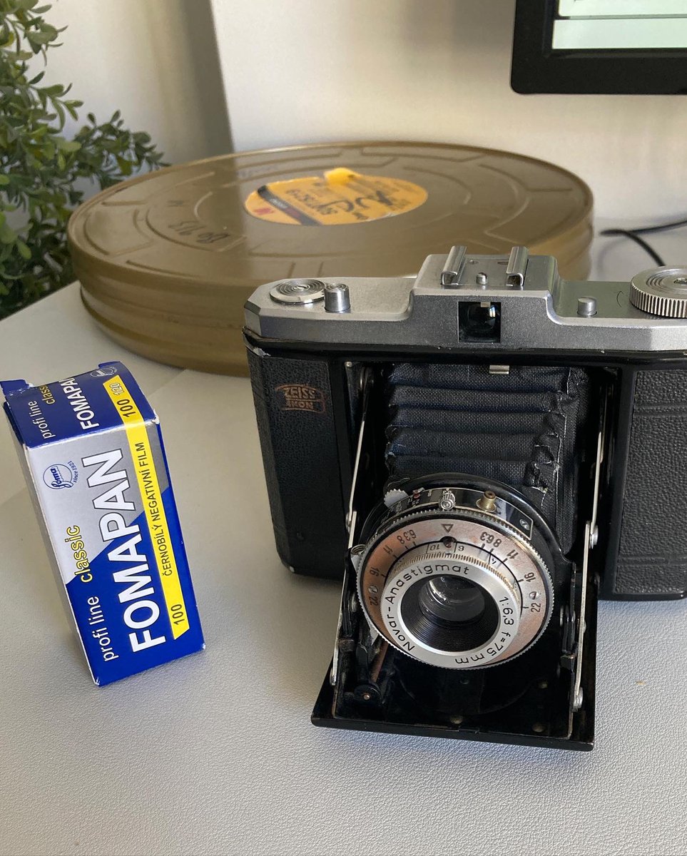rprgoncalves's tweet photo. Load, shoot, develop, wash gear.
I should have mixed fresh developer.
#zeissikon #nettar #zeiss
#foldercamera
#120film #6x6
#analogphotography 
#film #filmphotography
#shotonfilm #ishootfilm
#analogcamera #filmcamera
#nometer
#sunny16 https://t.co/6Ayogh9nkp
