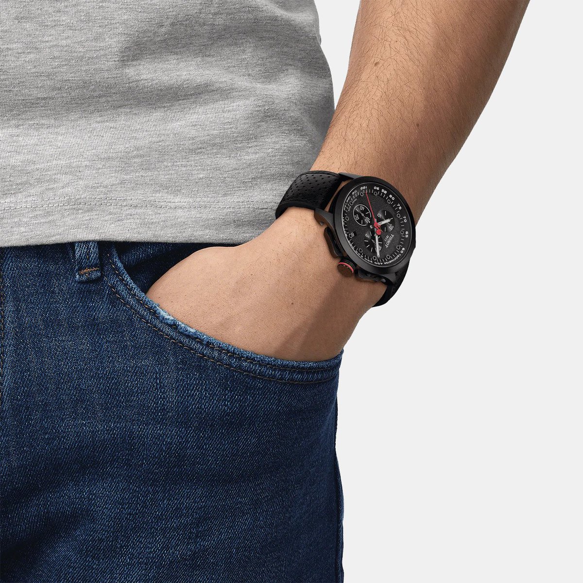 giroditalia's tweet photo. ⌚🇨🇭Precisione e affidabilità svizzere in un design classico ispirato alle bici da corsa. Il logo del Giro inciso e le iconiche finiture rosa sulle lancette dei secondi e sulla corona.
➡️ https://t.co/cWo7AiT5Pl
@all4cycling @TISSOT
#All4cycling #readysteadyride #GiroStore https://t.co/9gqZIYvmGr