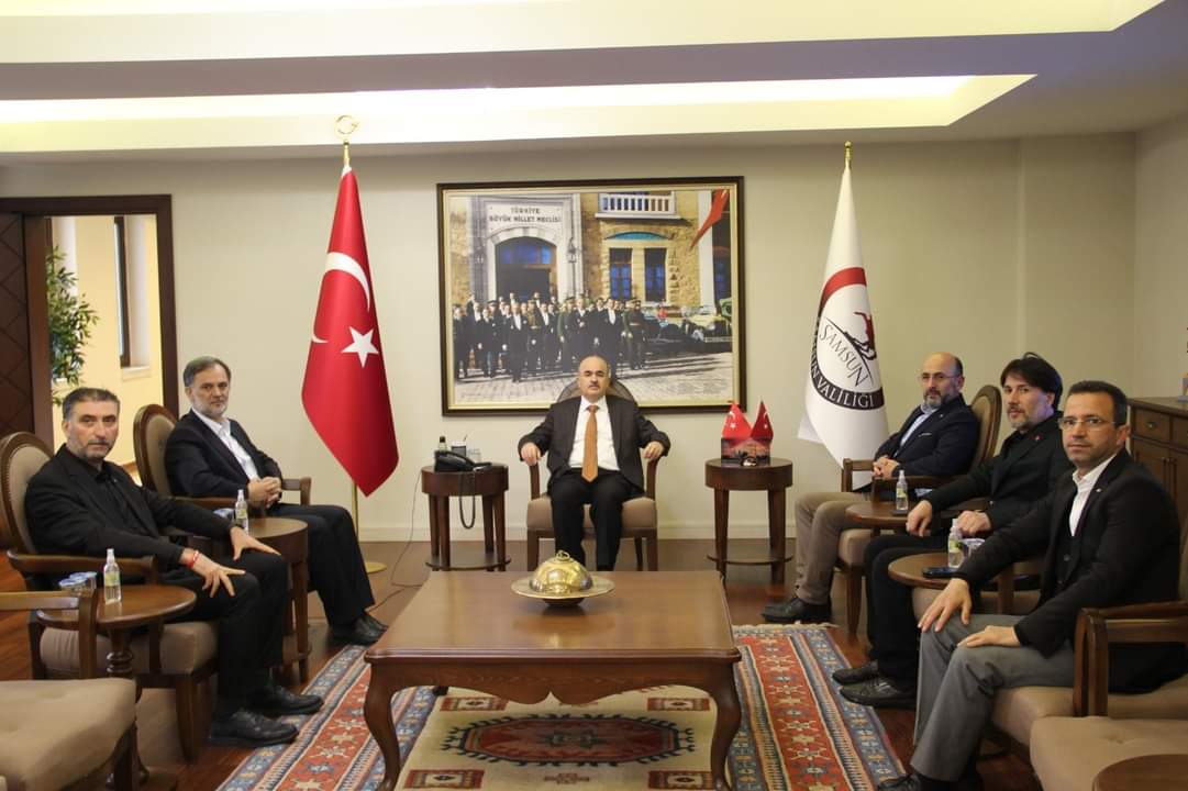 Genel Müdürümüz Dr. İbrahim Altan,  Amasya Şube Başkanımız Mahmut Albayrak ve Samsun Şube Başkanımız Ahmet Muştu; Samsun Valisi Doç. Dr. Zülkif Dağlı'yı makamında ziyaret ettiler.
Misafirperverlikleri ve hoş sohbetlerinden dolayı sayın Valimize teşekkür ederiz.
#TürkKızılayAmasya