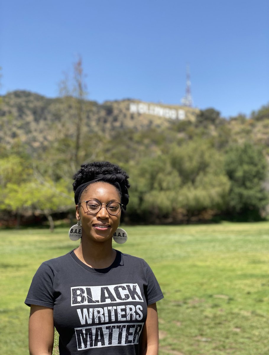 iWrite4orU_LRW's tweet photo. Left: May 7, 2016 - visiting LA for the first time as a tourist, six years ago.

#Write: visiting last week as a soon-to-be transplant (this year). 🖤💫

“Dreams do come true”… 🙌🏾👣

#WritingCommunity 
(Screen)#WriterGrind®️✍🏾📺 https://t.co/MqOnshfNkw