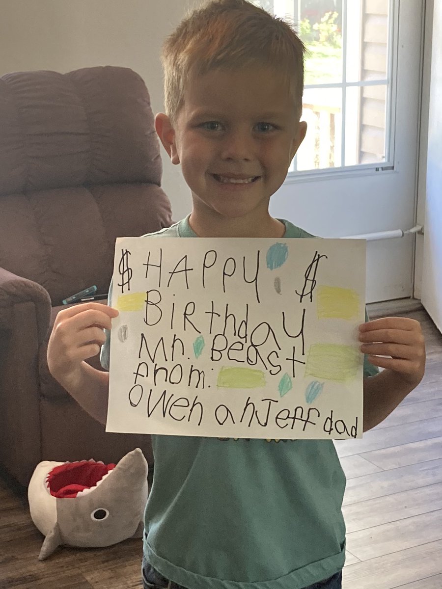 jeffrow31's tweet photo. @MrBeast Happy birthday he's a huge fan!!! https://t.co/mcj6KrzPT9