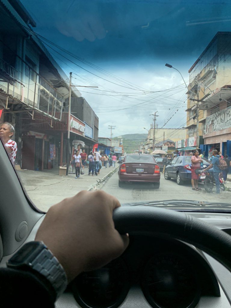 djerick_ramirez's tweet photo. Este pueblo esta colapsado😬 https://t.co/TnBRnFwj71