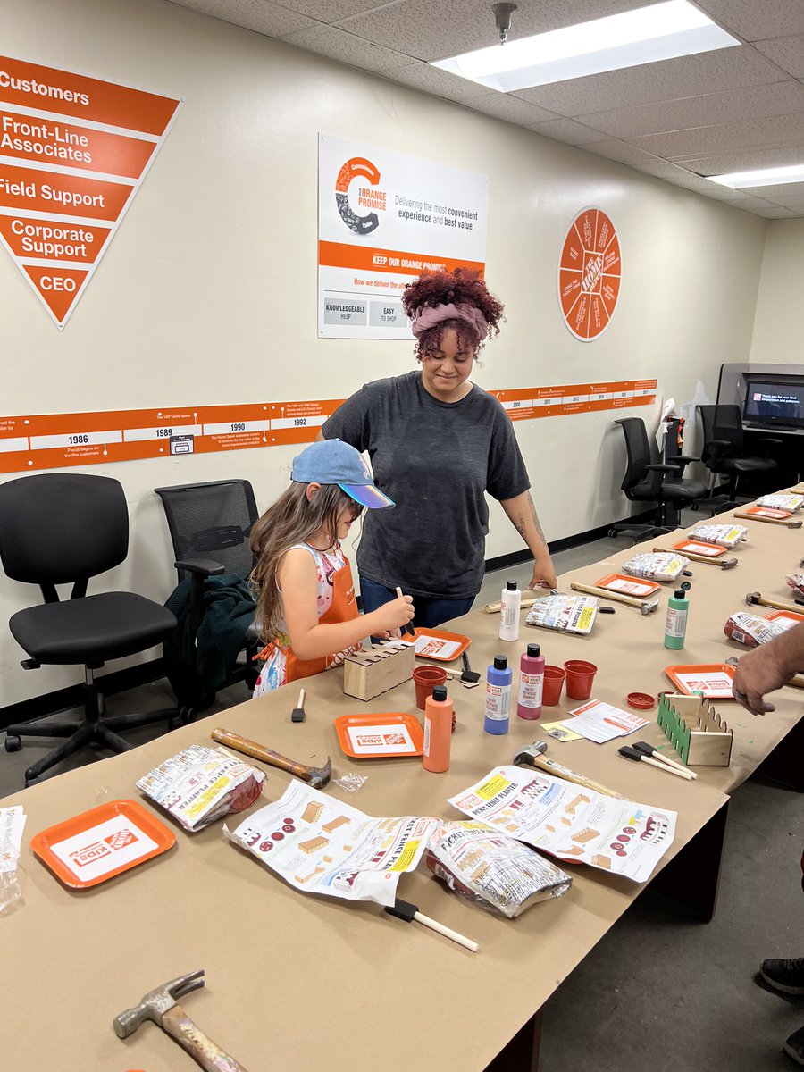 thdapril's tweet photo. Kids workshop is making a long awaited return today at Home Depot’s across the land!! 🔨🔨🧱🧱👧🧒👦#HowDoersGetMoreDone https://t.co/nkBOhIMM84
