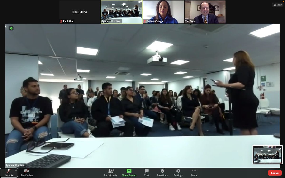 Saber inglés abre muchas 🚪y me llena de orgullo ver el gran logro de estos jóvenes panameños becados! Gran iniciativa <a href="/IFARHU/">IFARHU</a> y gracias a <a href="/CapitalSchool/">Capital School of English-Bournemouth</a> por la enseñanza. <a href="/nataroyo/">Natalia Royo</a> <a href="/nandomeneses_/">Nando Meneses G.</a> 🇬🇧🤝🇵🇦#education