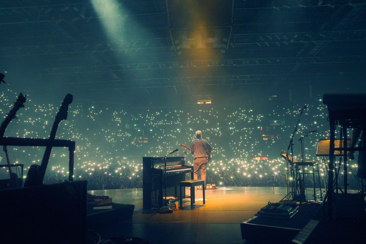 BrunoriSas's tweet photo. Milano ieri sera. https://t.co/m85D2rFAxK