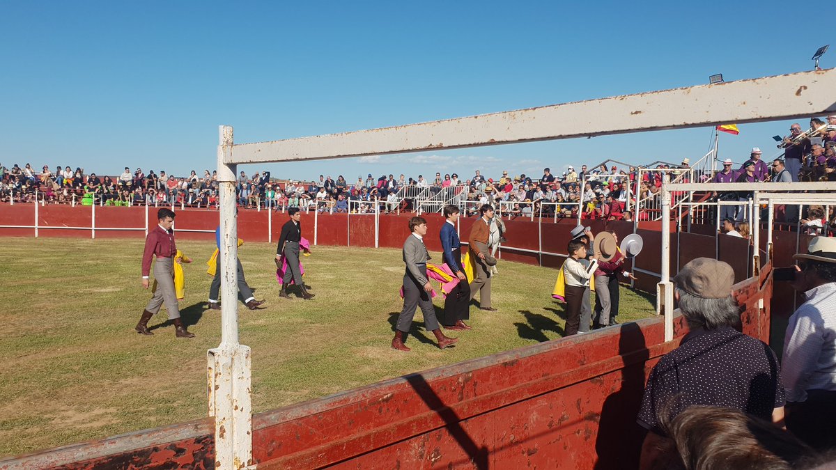 EscuelaETNR's tweet photo. Arranca el paseíllo en Villalba de Duero https://t.co/PZuhIbxz3f