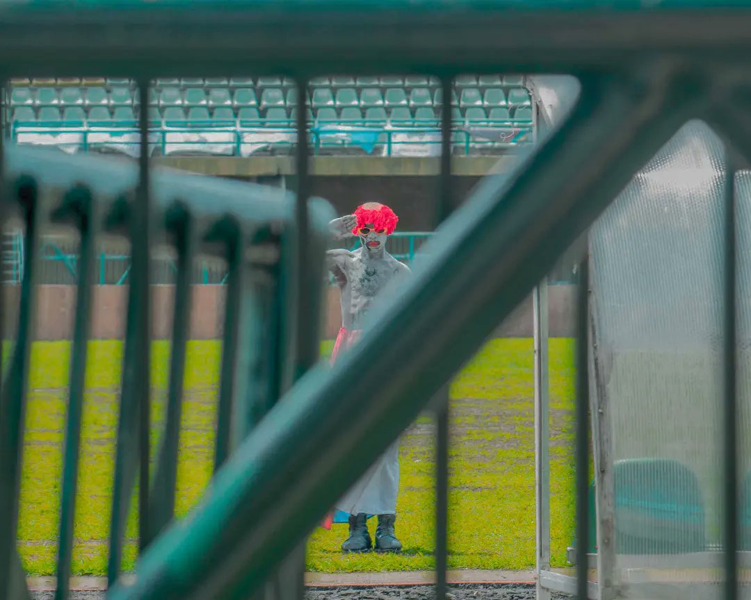 giwafoto's tweet photo. ClownRionCall

Respect the clown - they deserve a crown.

📸: @gxpensive

#giwafotografia #wethebestreason #allthewayup #pledge #sportingevents #sportsinlagos #rugbysport #flagfootball #flagnigeria #secondaryschoolsport #photography #sportphotograph #clown #funfill #funfeel https://t.co/Asf8pFFAhS