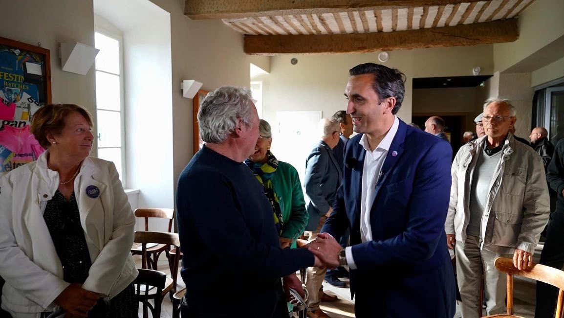 AvecAubert's tweet photo. Hier j’ai lancé ma campagne des #legislative2022 à Sault, avec ma suppléante @CorieDUPAQUIER . Autour d’une centaine de personnes, j’ai défendu mon bilan de combats!
Sous les 🎥 de @LCP , qui filment un documentaire sur l’avenir des LR, j’ai développé ma vision de cette élection. https://t.co/RX34TIELP8