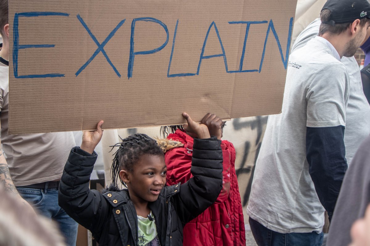 Great Community turn out for the #justiceforarthur Protest today in Lewes at the Sussex Police HQ.