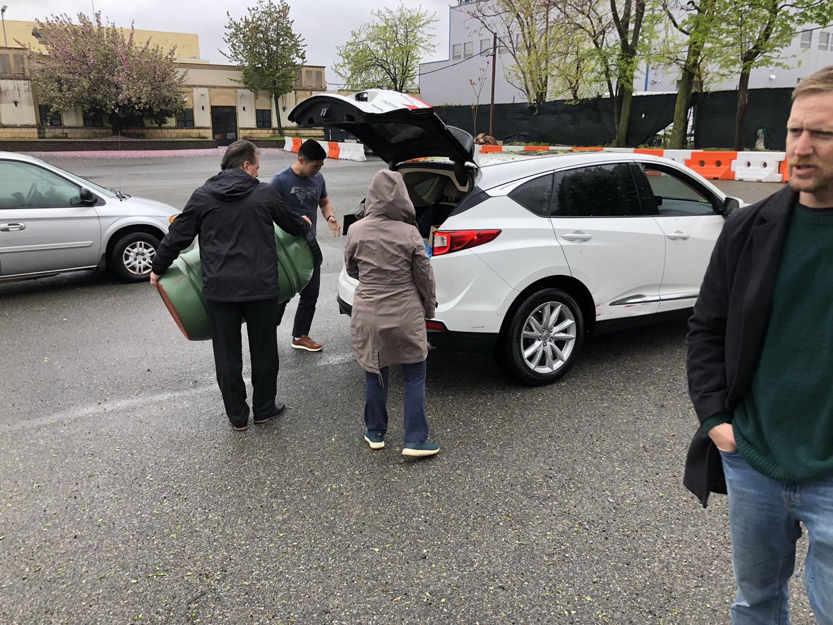 Rain or shine! Beautiful day for our rain barrel giveaway. Rain barrels are a great way to conserve water and help the environment! Thank you <a href="/SenJoeAddabbo/">SenatorJoeAddabbo</a> for your partnership as well as @NYC_DEP!