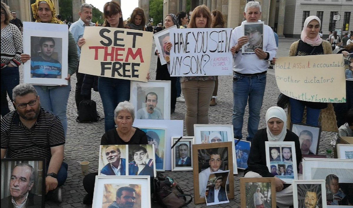 Osmannarfat's tweet photo. Bringing justice to the #Syria'n detainees is the only deterrence to #Assad's war crimes.
Today in Berlin 07.05.2022
#FreedomForDetainees https://t.co/4VuFzcD4z7