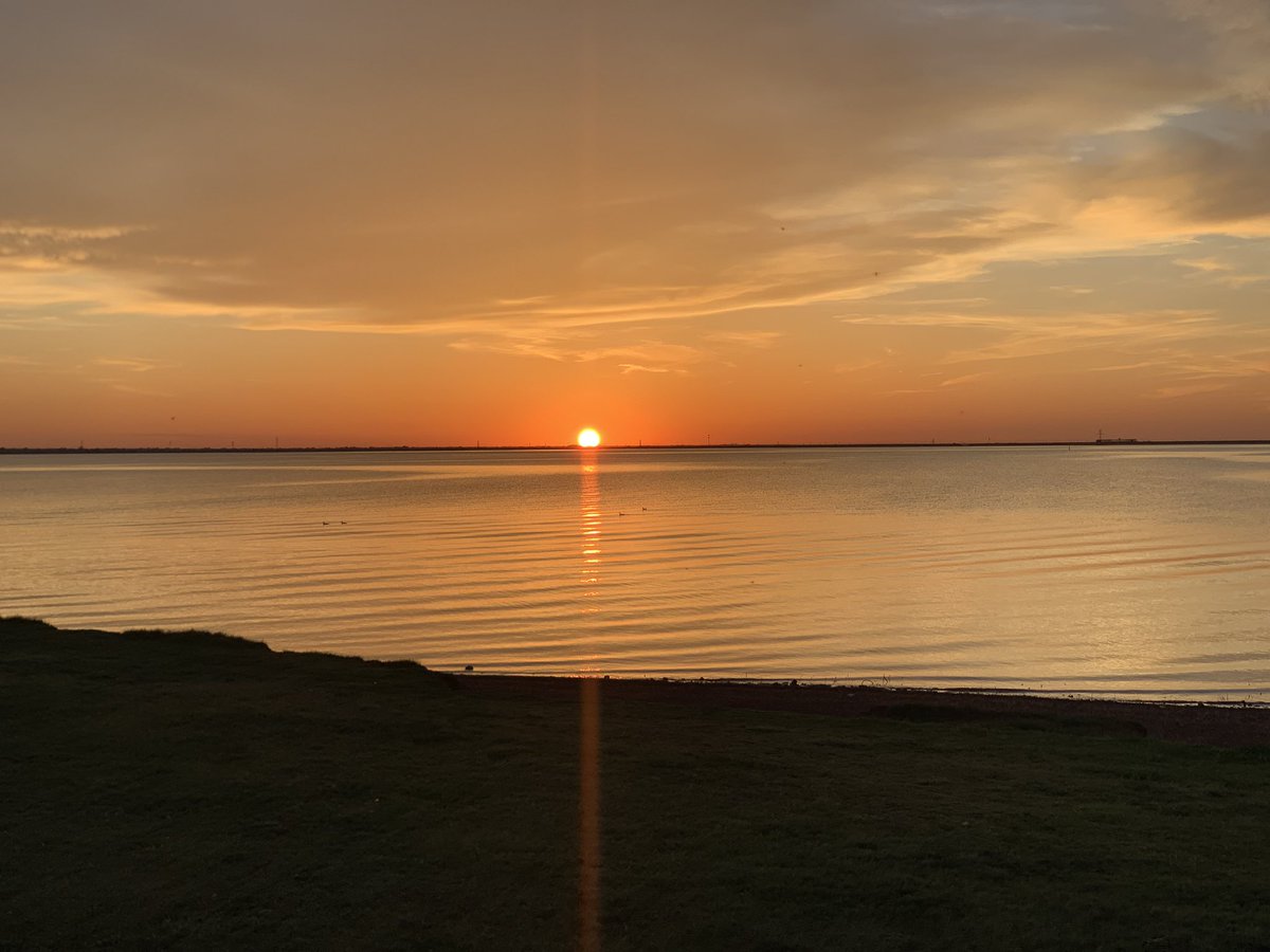 Arturow007's tweet photo. Amazing sunset! #NorthOKC https://t.co/1WmonhZtG4