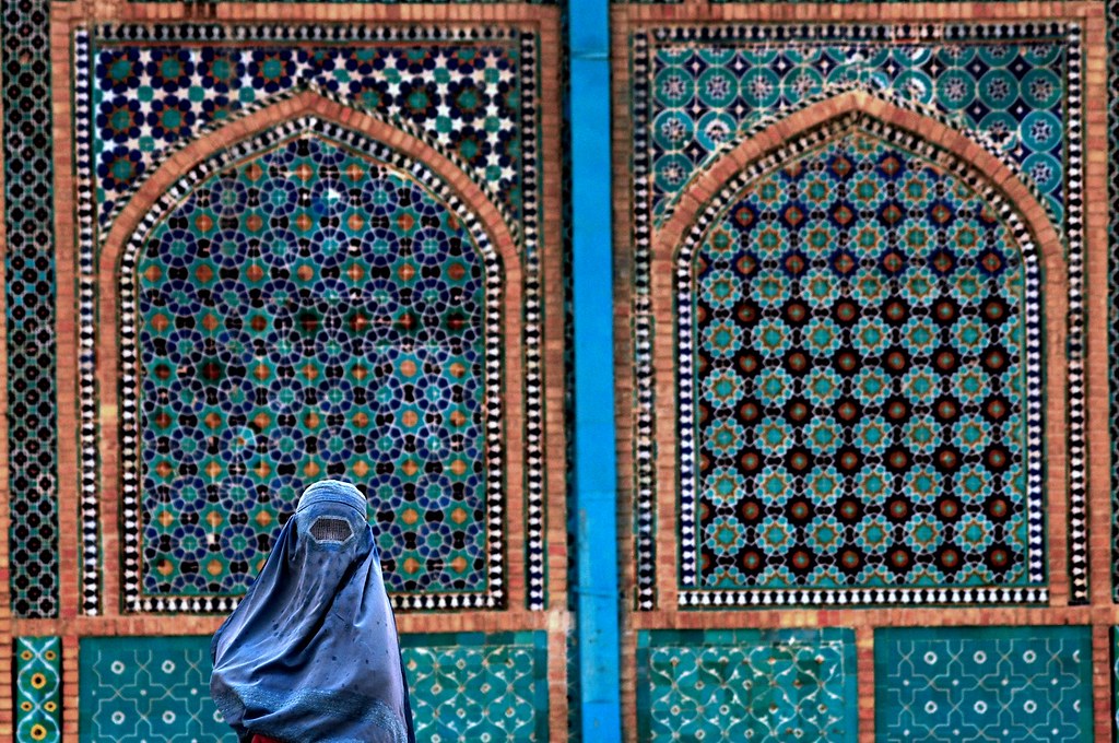 UNAMA is deeply concerned with today’s announcement by the Taliban that all women must cover their faces in public, should only leave their homes in cases of necessity, & that violations will lead to the punishment of their male relatives. Full statement: bit.ly/3ylUf7K