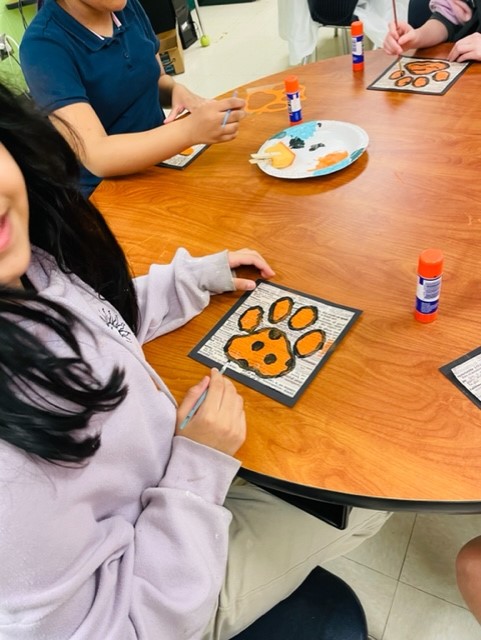 Students love exploring their creative side with art instructor, Kari Ransom of Coastal Makers, LLC.  
<a href="/DicksonTigers/">E.R. Dickson Tigers</a>