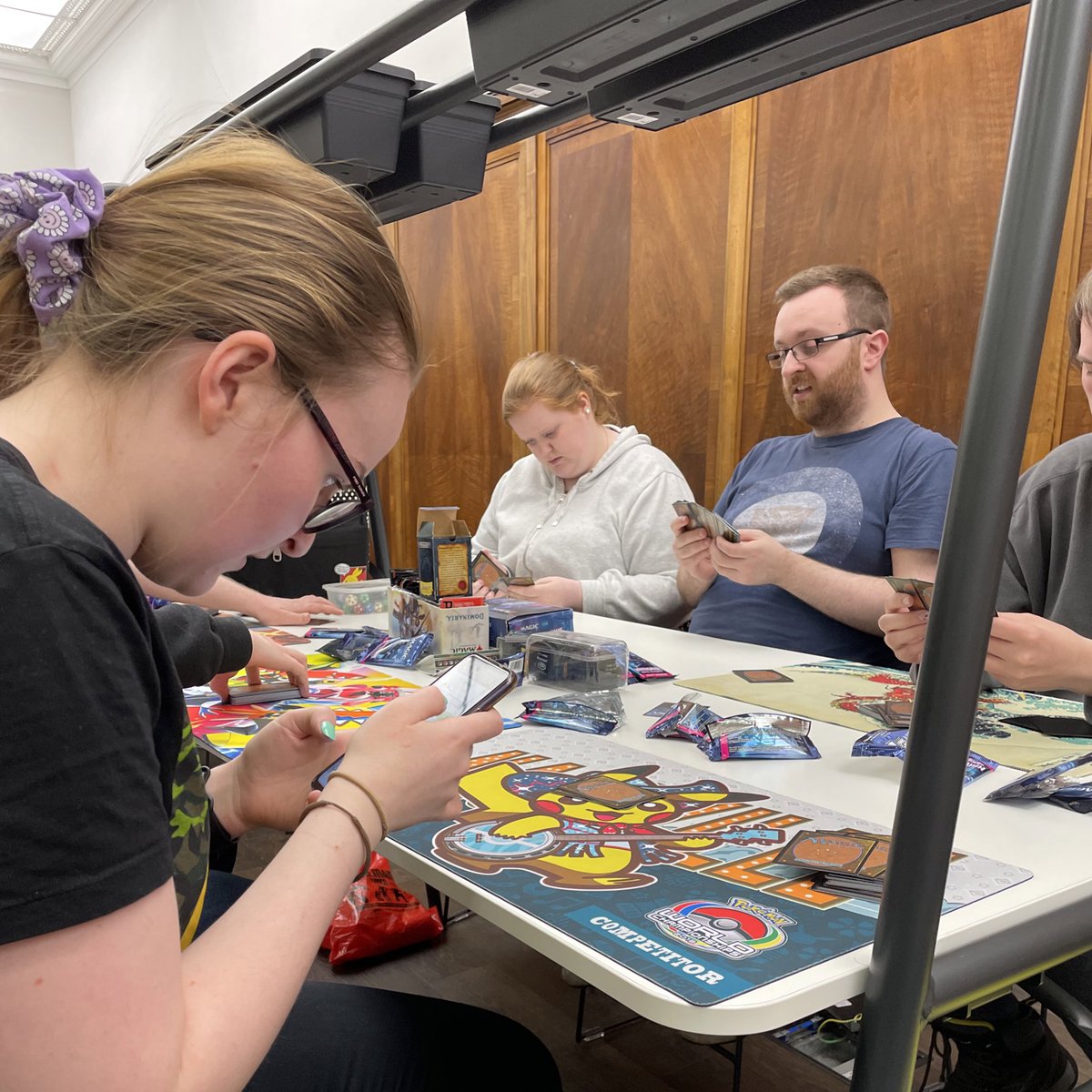 ThunderTCG's tweet photo. MTG 🎲 | Kamigawa Neon Dynasty is a pretty fun draft format! GGs to everyone who played in our draft session at HQ! ✊🏆 #MTG #Magic #MagicTheGathering @wizards_magic https://t.co/P3Dad6ck4Z