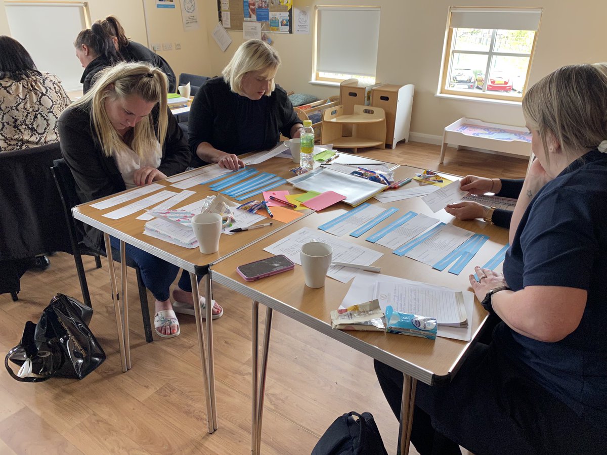 fab_phonics's tweet photo. Wishing all the practitioners who attended my phonics training recently the very best of luck 🍀
Keep being fabulous and supporting children on their literacy journeys ✍️👂📚🗣
#phonics #phonicstraining #literacy #tutor https://t.co/RArsJdRdWZ