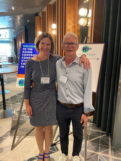 🔔Smiles all around from @GREXercise OC members @Pauldialysis and @BohmClara at the @goKDIGO conference in Berlin