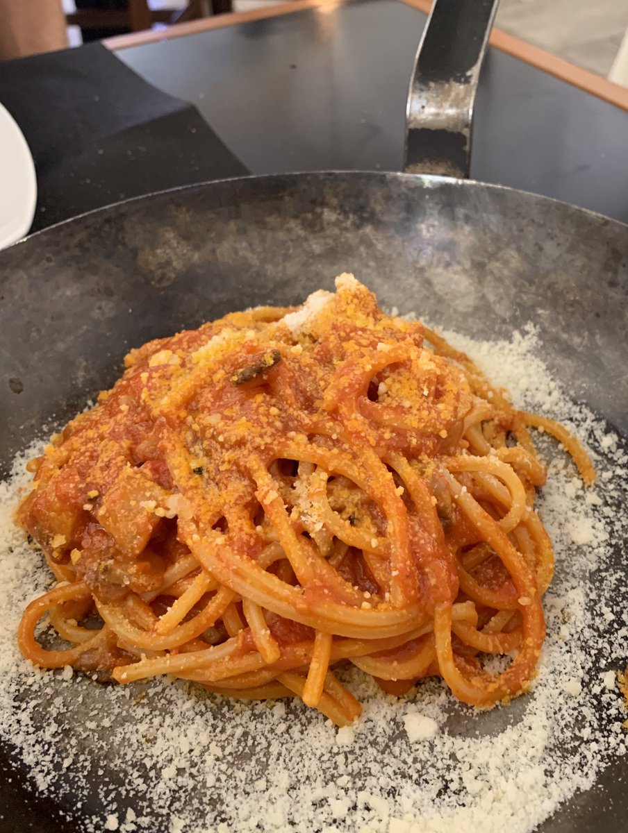 manuelstellato's tweet photo. Di ferro… spiegarvi il perchè sarebbe troppo faticoso, abbiate fede. #amatriciana https://t.co/LGKP6l10zD