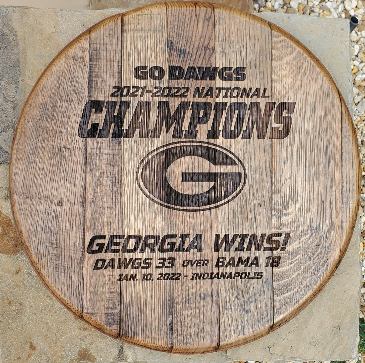 bubbydean's tweet photo. Got this at the #CottonPickinFair. Burnt onto the end of a whiskey barrel!
#GoDawgs #DIDMore #DawgsOnTop https://t.co/GcHVwWnsxs