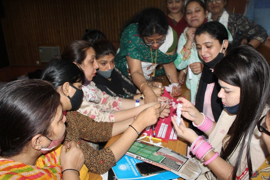 mapsavschool's tweet photo. One more engaging Nipun Bharat session was organised in MAPS on May 7th on the topic “School based assessment in foundational years under 3 goals”. It was such an interactive session for teachers.
#MAPS #SCHOOLBASED #ASSESSMENT #FOUNDATIONALYEARS #Sdg #goals #FUNLOVINGSESSion https://t.co/iZ8Aq51eHh